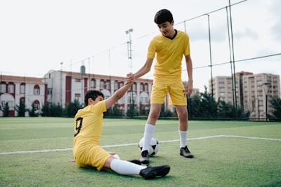 حكم نهائي دوري أبطال أوروبا 2018قصة الحكم الذي أثار الجدل